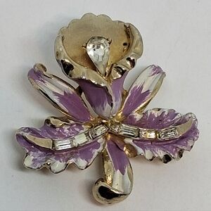 * Vintage Signed Coro Purple White Gold Toned Flower Pin Brooch